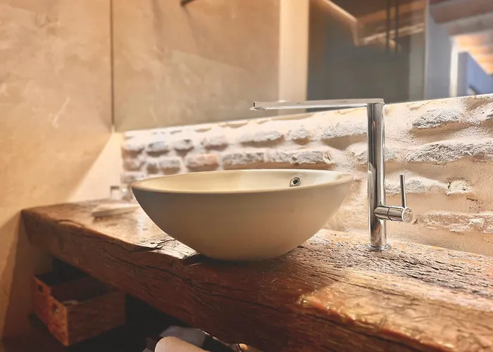 Villamora Alfaros 35 Free Parking