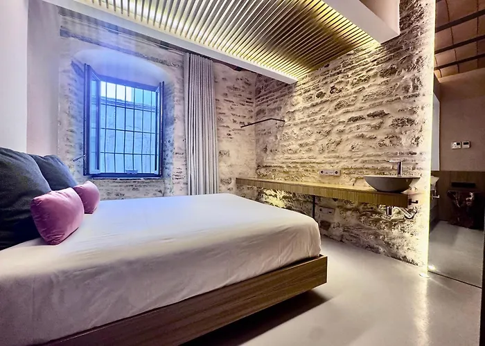 Villamora Alfaros 35 Free Parking