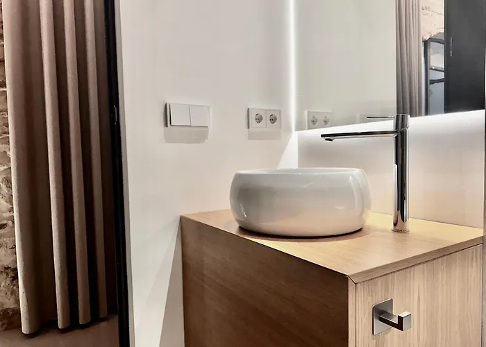 Villamora Alfaros 35 Free Parking